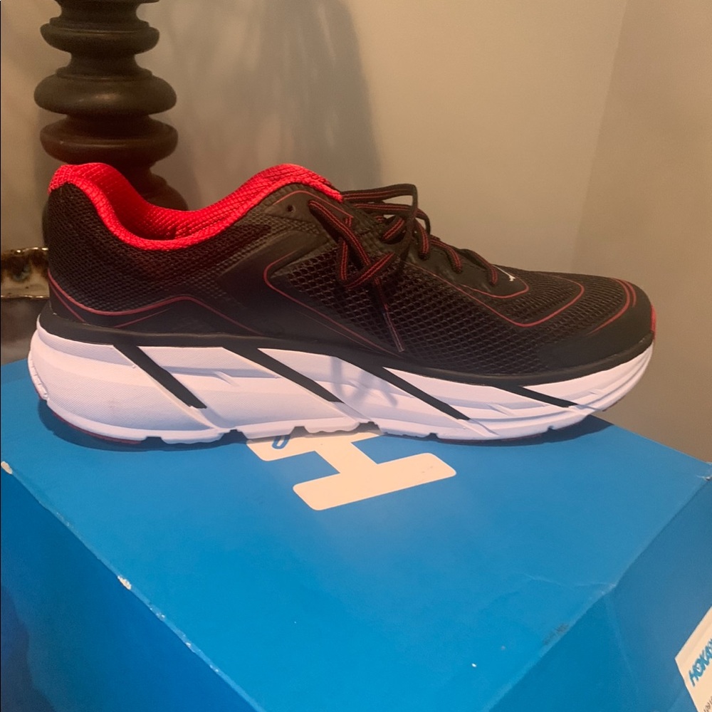Men’s hoka running shoes never worn